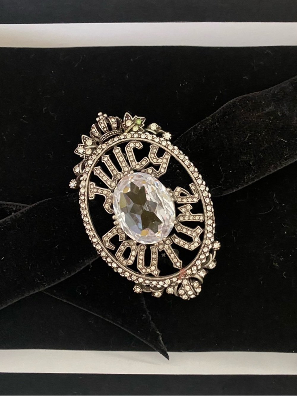 Vintage Juicy Couture Silver-Tone Oval Brooch with Swarovski Crystals - Picture 4 of 7